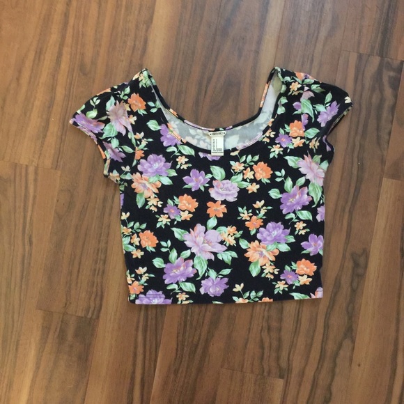 Floral forever 21 crop top - Picture 3 of 3